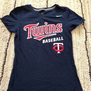 Nike Minnesota Twins Slim Fit shirt - Women's XS